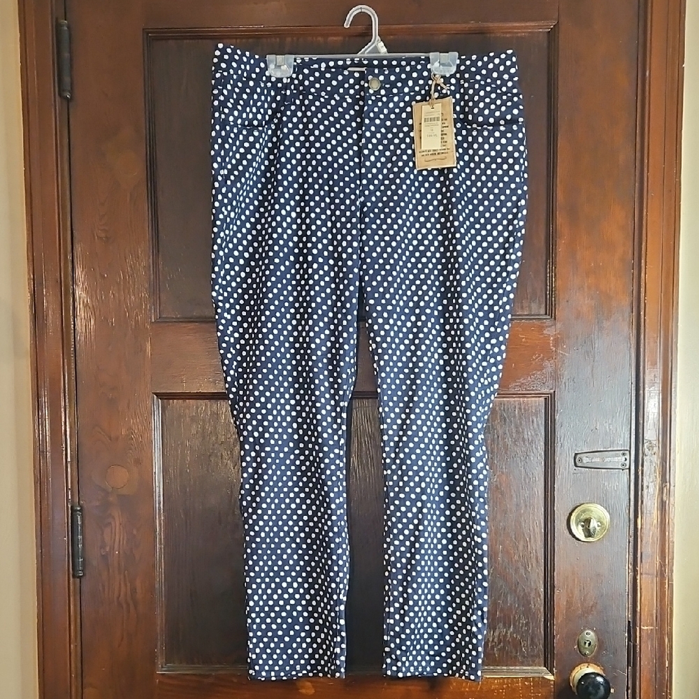 NWT Coldwater Creek Navy and White Polka Dot Lightweight Jeans - Size 18